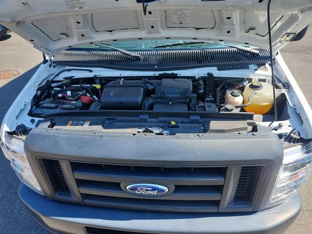 2023 Ford E-Series Cutaway Base