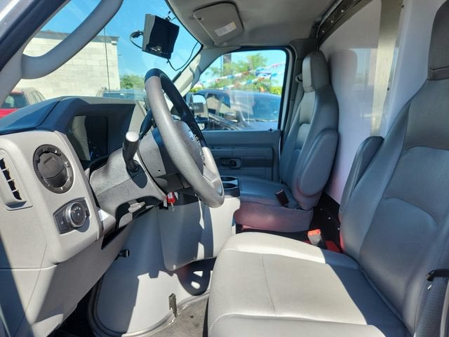 2023 Ford E-Series Cutaway Base