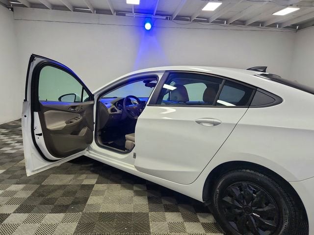 2018 Chevrolet Cruze LS