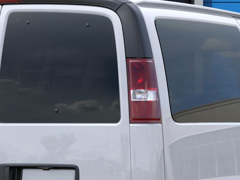 2025 Chevrolet Express Passenger 1LS