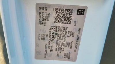 2025 Chevrolet Express Passenger 1LT