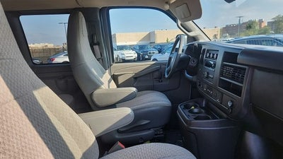 2025 Chevrolet Express Passenger 1LT