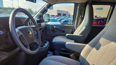 2025 Chevrolet Express Passenger 1LT