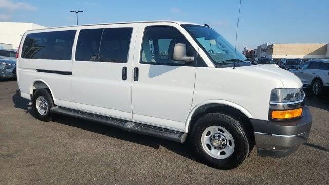 2025 Chevrolet Express Passenger 1LT