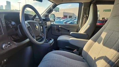 2025 Chevrolet Express Passenger 1LT