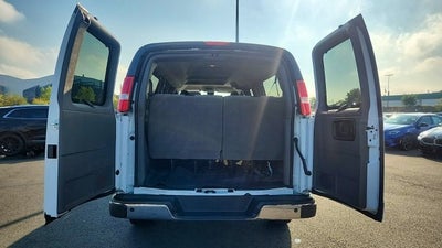 2025 Chevrolet Express Passenger 1LT