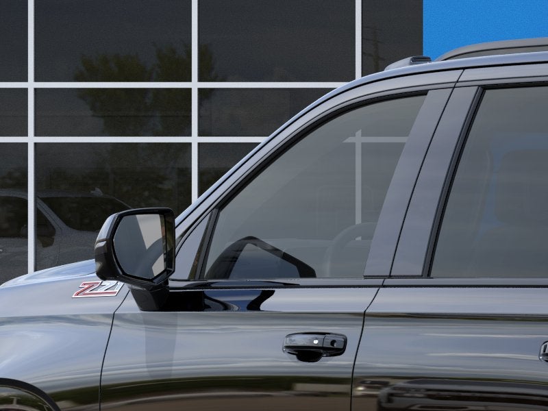 2027 Chevrolet Suburban Z71 - Photo 12