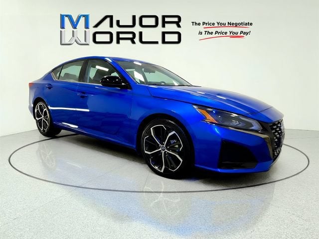2025 Nissan Altima SR