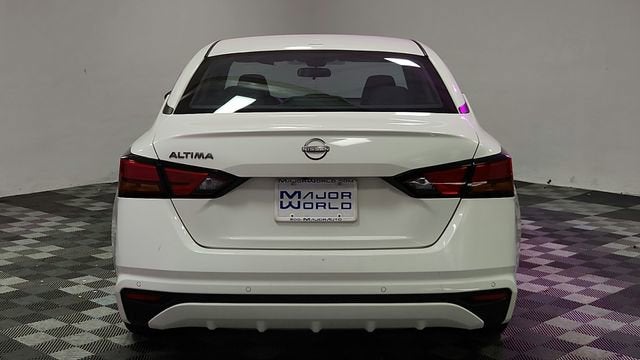 2025 Nissan Altima SV
