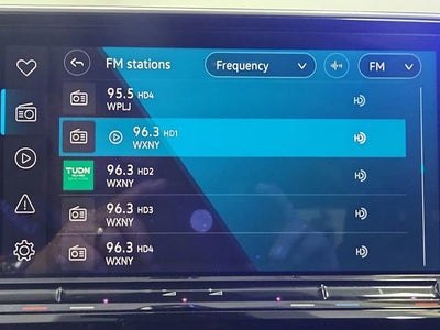 2025 Volkswagen Atlas 2.0T SE w/Technology