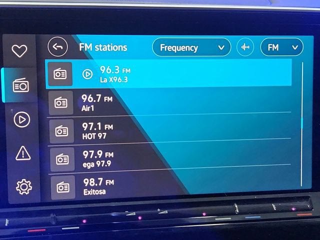 2025 Volkswagen Atlas 2.0T SE w/Technology