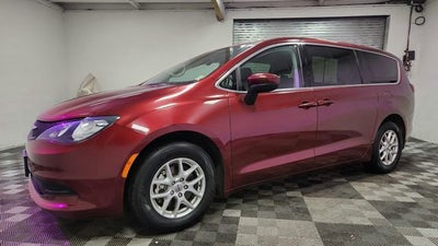 2023 Chrysler Voyager LX