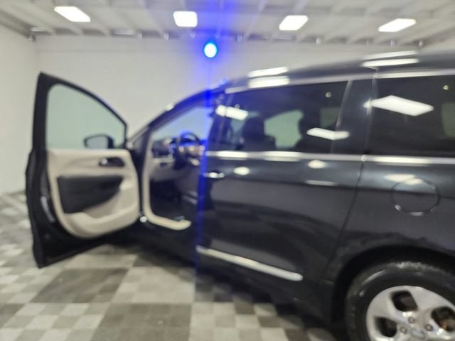 2018 Chrysler Pacifica Hybrid Touring L