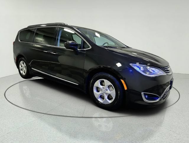 2018 Chrysler Pacifica Hybrid Touring L