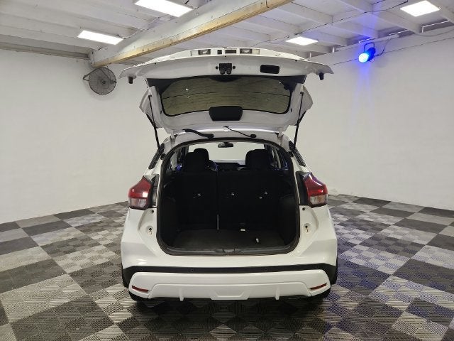 2022 Nissan Kicks SV