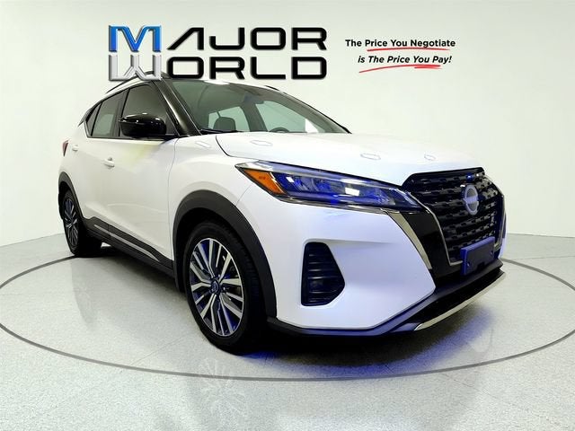 2023 Nissan Kicks SR