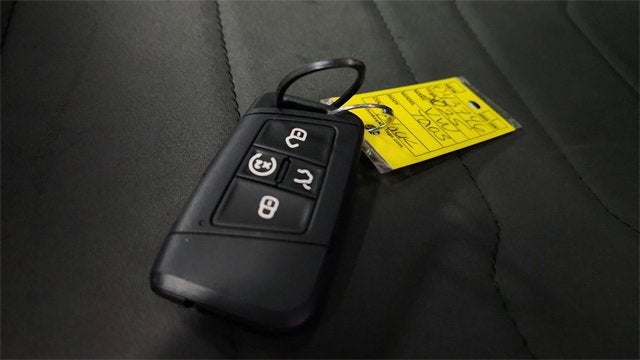 2025 Volkswagen Taos SE Black