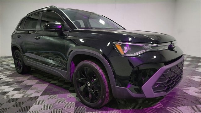2025 Volkswagen Taos SE Black