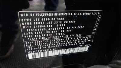 2025 Volkswagen Taos SE Black