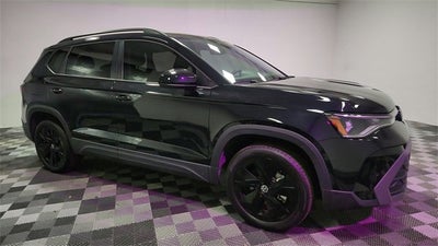 2025 Volkswagen Taos SE Black