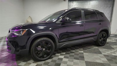 2025 Volkswagen Taos SE Black