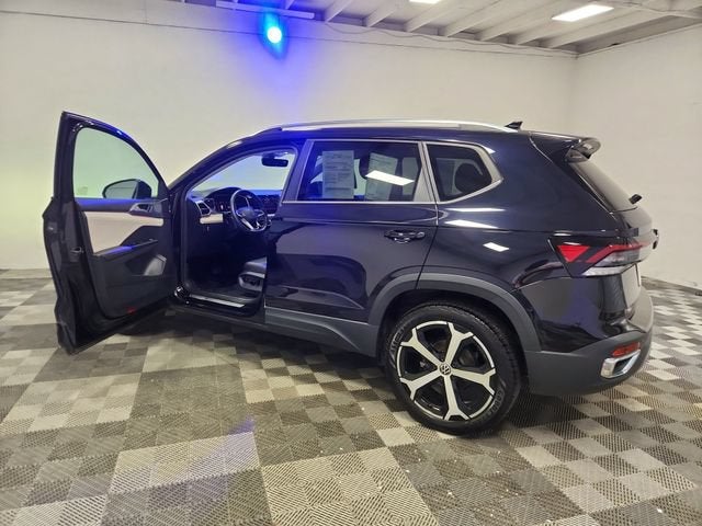 2025 Volkswagen Taos SEL