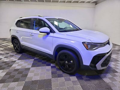 2025 Volkswagen Taos SE