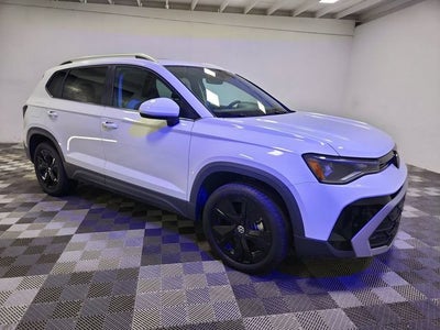 2025 Volkswagen Taos SE