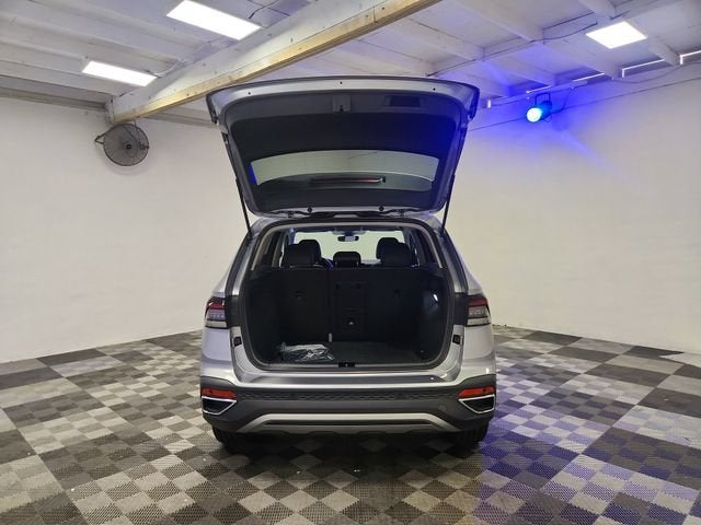 2025 Volkswagen Taos SE - Photo 20