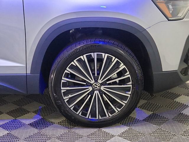 2025 Volkswagen Taos SE - Photo 23