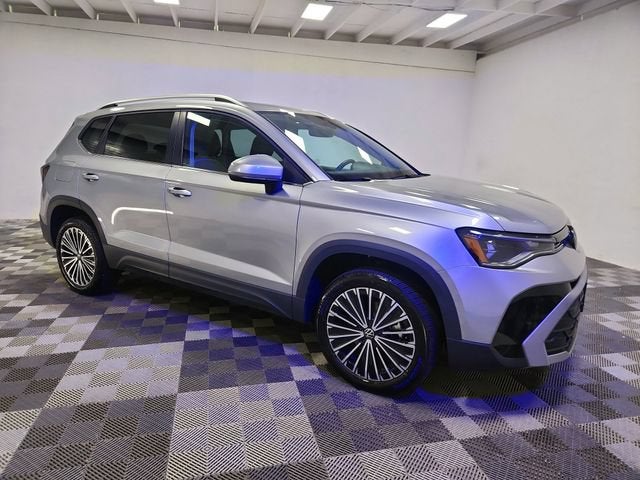 2025 Volkswagen Taos SE - Photo 26