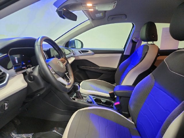 2025 Volkswagen Taos SE