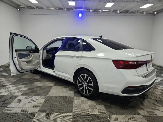 2025 Volkswagen Jetta SE