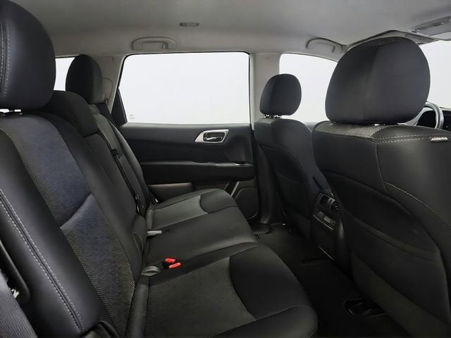 2017 Nissan Pathfinder SV