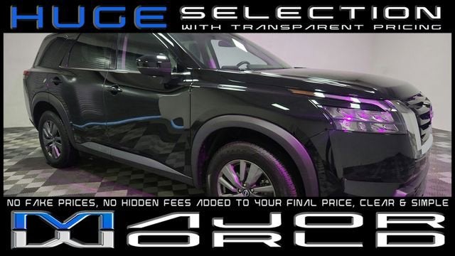2025 Nissan Pathfinder SV