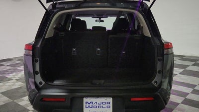 2022 Nissan Pathfinder SV