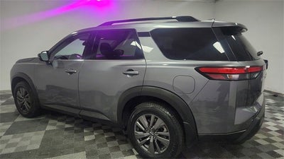 2022 Nissan Pathfinder SV