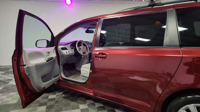2014 Toyota Sienna LE