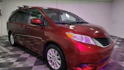 2014 Toyota Sienna LE