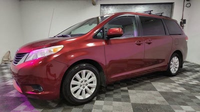 2014 Toyota Sienna LE