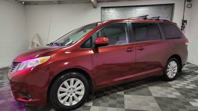 2014 Toyota Sienna LE