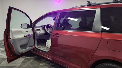 2014 Toyota Sienna LE