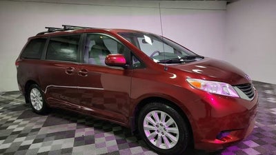 2014 Toyota Sienna LE
