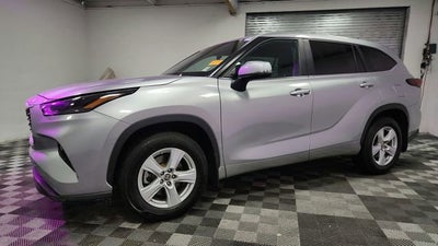 2024 Toyota Highlander LE
