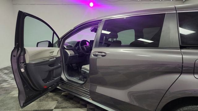 2024 Toyota Sienna LE