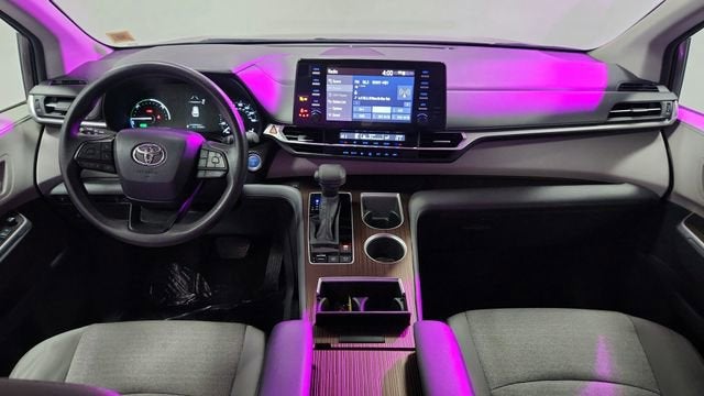 2024 Toyota Sienna LE