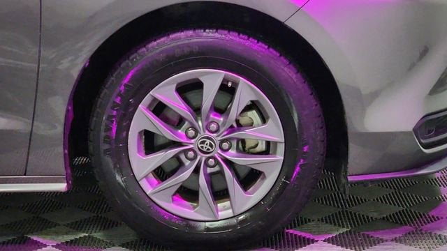 2024 Toyota Sienna LE