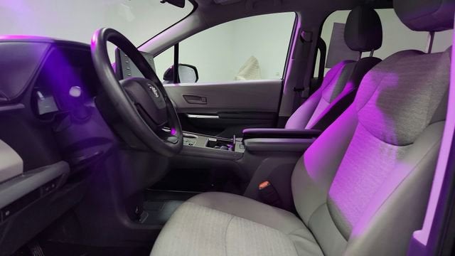 2024 Toyota Sienna LE