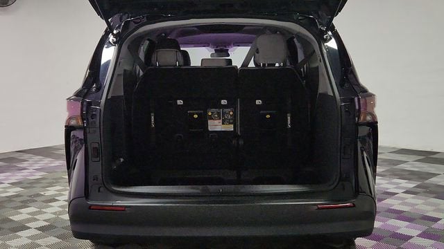 2024 Toyota Sienna LE