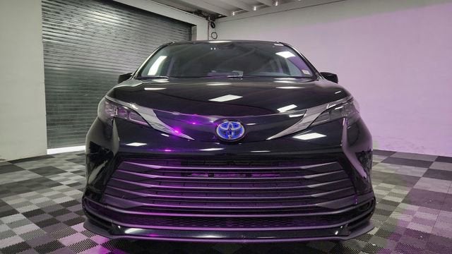 2024 Toyota Sienna LE